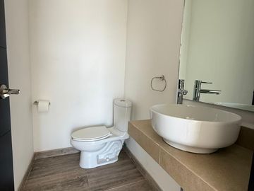 RENTA  HERMOSO DEPARTAMENTO EN TORRE CASIOPEA, FRENTR AL CRIT ANGELOPOLIS