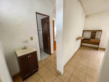 DEPARTAMENTO EN TERCER PISO IDEAL PARA HABITAR, REMODELAR O INVERTIR