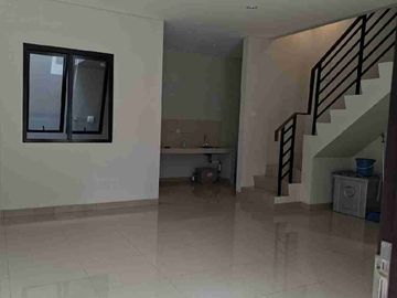 rumah baru di sumarecon crown gading