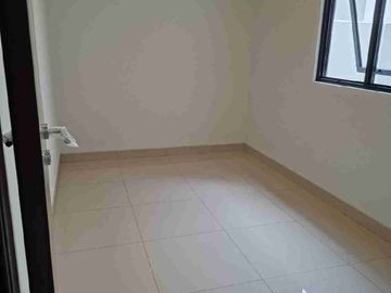 rumah baru di sumarecon crown gading