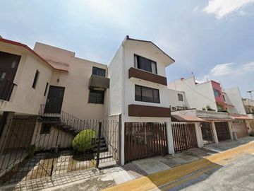VENTA DE CASA CON 4 RECAMARAS, PASEO DE TULLERÍAS, LOMAS VERDES 3RA SECCIÓN, NAUCALPAN DE JUÁREZ, ESTADO DE MÉXICO, MÉXICO