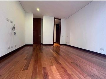 Apartamento con terraza en arriendo en El Refugio