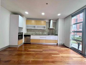 Apartamento con terraza en arriendo en El Refugio