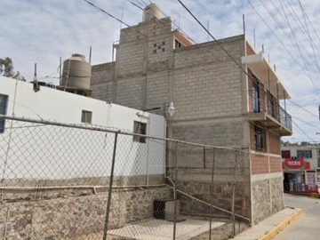 CASA EN IXTAPALUCA, MUY AMPLIA, ACABADOS DE LUJO, CUENTA CON TODOS LOS SERVICIOS Y AMENIDADES.