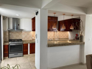 CASA EN IXTAPALUCA, MUY AMPLIA, ACABADOS DE LUJO, CUENTA CON TODOS LOS SERVICIOS Y AMENIDADES.