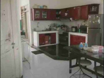 RUMAH  DI JL KEMUNING BRUMBUNGAN SEMARANG TENGAH