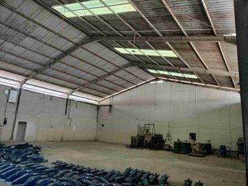 Disewakan Gudang Siap Pakai akses Kontainer 40 feet Di Narogong Bekasi
