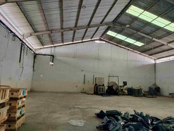 Disewakan Gudang Siap Pakai akses Kontainer 40 feet Di Narogong Bekasi