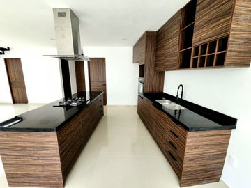 Casa nueva en venta Fracc. Privado Lomalta Tres Marías, con casa club, canchas, gimnasio, salón de usos múltiples, etc
