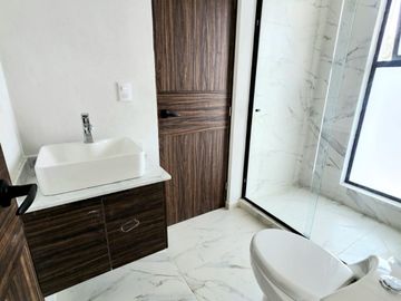 Casa nueva en venta Fracc. Privado Lomalta Tres Marías, con casa club, canchas, gimnasio, salón de usos múltiples, etc