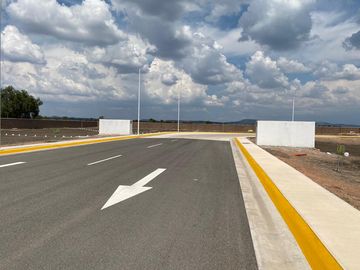 TERRENO INDUSTRIAL EN VENTA EN PARQUE INDUSTRIAL NOVOTECH CERCA DEL AEROPUERTO