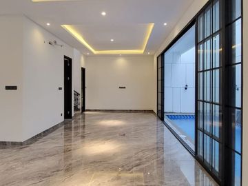 Best Deal! Dijual Rumah Brand New Elegan Bintaro Sektor 9 Tangerang Selatan, LT 225 m2, Private Swimming Pool, Harga Kompetitif!