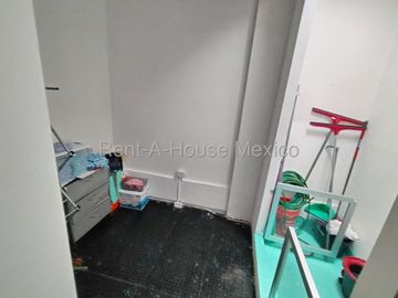 Local Comercial en Venta – Zona de Alta Plusvalía, Juriquilla, Querétaro