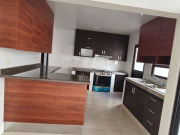 ¡RESIDENCIA EN VENTA EN VILLAMAGNA!