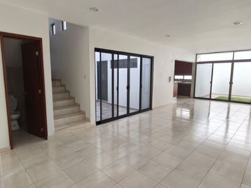 ¡RESIDENCIA EN VENTA EN VILLAMAGNA!
