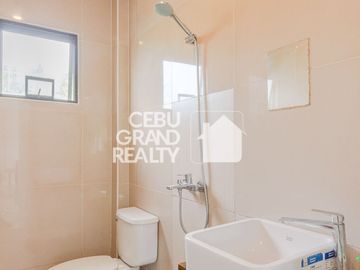 Large 6 Bedroom House with Swimming Pool for Rent in Mactan
