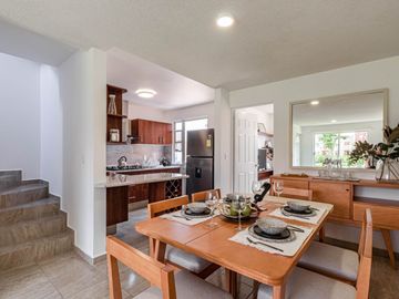 Casa en Venta con Alberca, Jardín y Seguridad Privada
