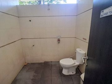 Peluang Bisnis Ruko Luas di Gejayan Visibilitas Maksimal, Caturtunggal, Depok, Selman.