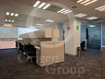 Oficinas con Local comercial acondicionados en Periférico Sur
