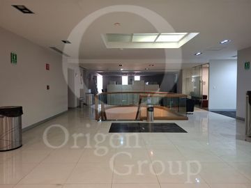 Oficinas con Local comercial acondicionados en Periférico Sur