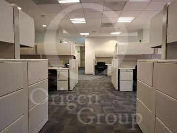 Oficinas con Local comercial acondicionados en Periférico Sur