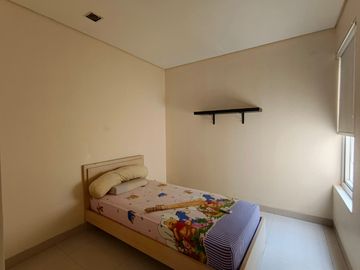 Ss.3871 - Murah !! Disewa Rumah Siap Huni 6x20 Minimalis Hadap Selatan Jalan 3 Mobil di Kelapa Puan