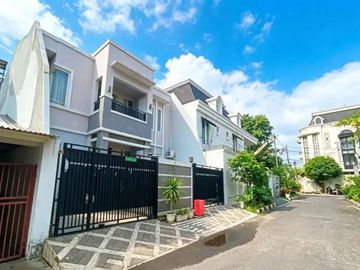 BAGUS POL RUMAH PREMIUM RAWAMANGUN — 5 MENIT KE KELAPA GADING, DEKAT LRT!