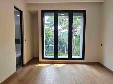 dijual brandnew house di foresta bsd posisi hoek premiu,jarang ada