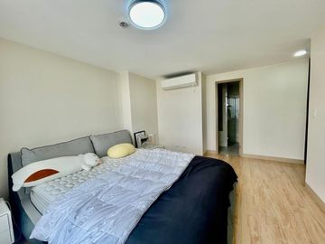 4BR Penthouse Loft with Private Pool for Sale in The Albany, McKinley
