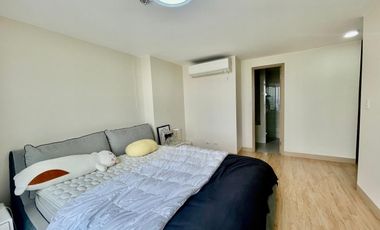 4BR Penthouse Loft with Private Pool for Sale in The Albany, McKinley