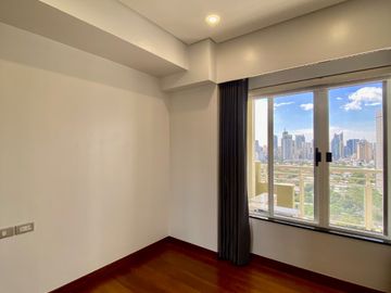 Modern 4 Bedroom Brio Tower Condo For Sale Makati