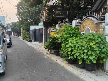 Rumah 2 Lantai Strategis, Siap Huni, Bebas Banjir, Lingkungan Asri di Jl Rawa Selatan, Johar Baru, Jakarta Pusat