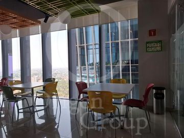 Subarrendamiento de oficinas amuebladas en Corporativo Parque Toreo