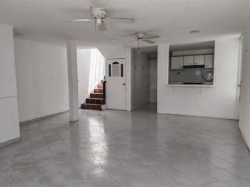 Casa en renta en Burgos, Temixco - Ideal para Familias