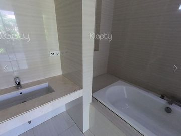 Jual Rumah Mewah Baru di Grand Peninsula Park Dharmahusada Surabaya Timur
