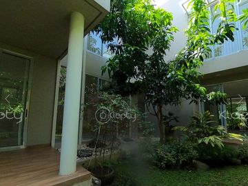 Jual Rumah Mewah Baru di Grand Peninsula Park Dharmahusada Surabaya Timur