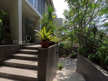 Jual Rumah Mewah Baru di Grand Peninsula Park Dharmahusada Surabaya Timur