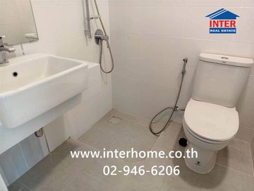 Two-story detached house, 50.4 sq.wah, Villaggio Bangna Village, Soi ABAC, Bangna-Trat Road, Rattanakosin 200 Years Road, Bang Bo, Samut Prakan.