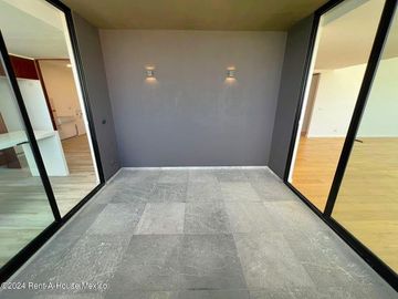 Santa Fe Juriquilla. RENTA - Departamento de dos niveles con estudio, 4 recámaras, amenidades