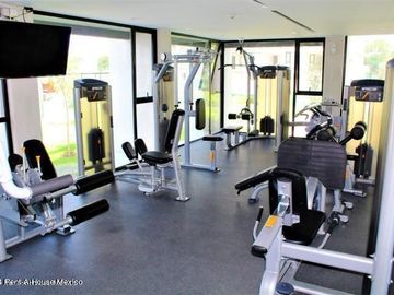 Santa Fe Juriquilla. RENTA - Departamento de dos niveles con estudio, 4 recámaras, amenidades