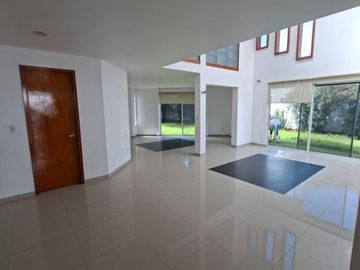 RENTO CASA $35,000 ZAVALETA STA CRUZ GUADALUPE 517 M² CON JARDIN 160 M² CUARTO DE SERVICIO 3 RECÁMARAS CADA UNA CON BAÑO