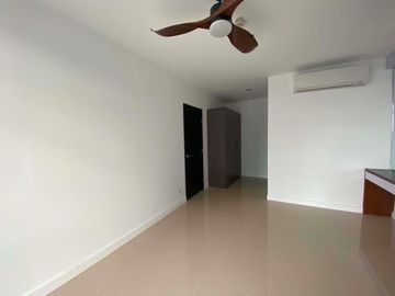 FOR RENT 2 Bedroom + Parking, 81 sqm, East Gallery Place, BGC for 115,000/month