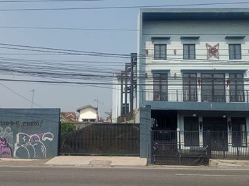 Bangunan Komersial Cocok Untuk Usaha di Jl Ahmad Yani Kota Magelang .