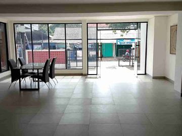 Nagrak, Gunung Putri, Kab Bogor. Gedung komersil Disewakan, Pinggir jalan raya