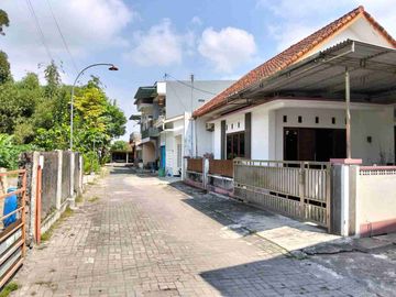 Rumah Dalam Perumahan Sleman, Lokasi Starategis - Er