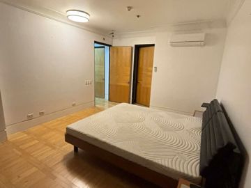 For Lease: 2 Bedroom, 110 sqm, One McKinley Place, BGC for Php 100,000!