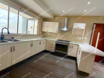 Casa en renta en privada Alto Lago Residencial, SLP