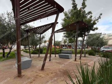 Casa en renta en privada Alto Lago Residencial, SLP