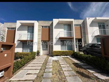 VENTA | Casa en el Mirador, Querétaro | 3 recámaras| zona de alto desarrollo | plazas comerciales cerca.