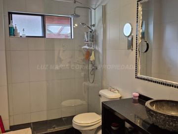Exclusiva Parcela con 3 Casas, Piscina y Amplias Áreas Verdes en La Cruz – 5.060 m² de Terreno